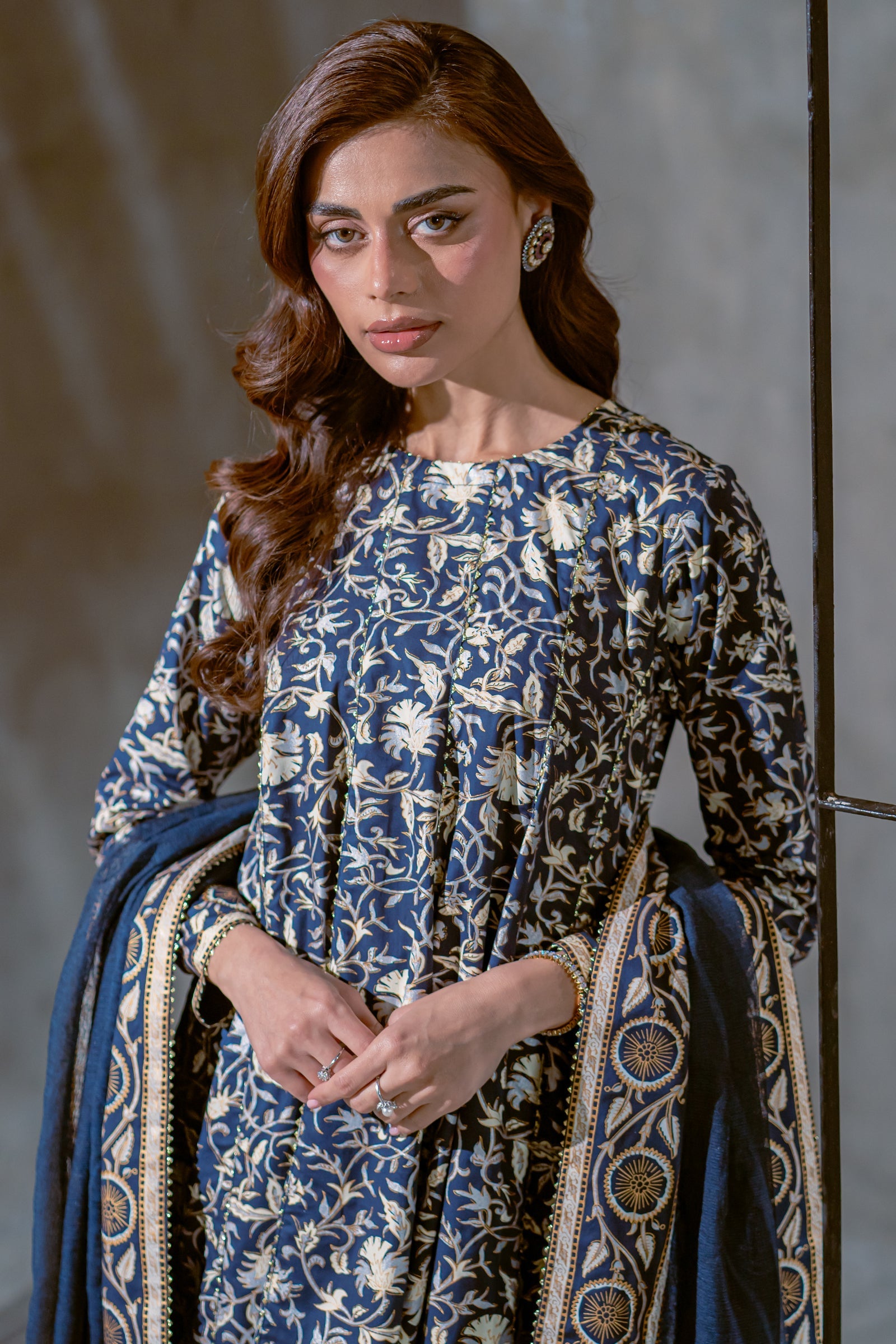 Intricate 3 piece